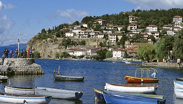 3. Денар - это денежная единица какой страны?