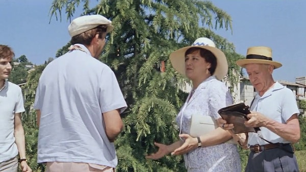 7. А в каком фильме мы услышали, что управдом - друг человека?