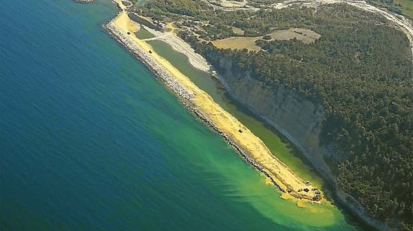 4. Какой стране принадлежит южное побережье Черного моря?