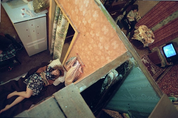 1. Сколько семей проживало в так называемой сталинской коммунальной квартире?