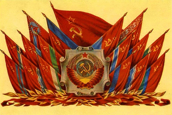 13. Какая республика первой провозгласила свою независимость, воспользовавшись правом на свободный выход из состава СССР?