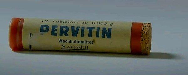 Wehrmacht'ın kullanımı için seçilen savaş dönemindeki ilaç metamfetaminden üretilen Pervitin adlı haptı.