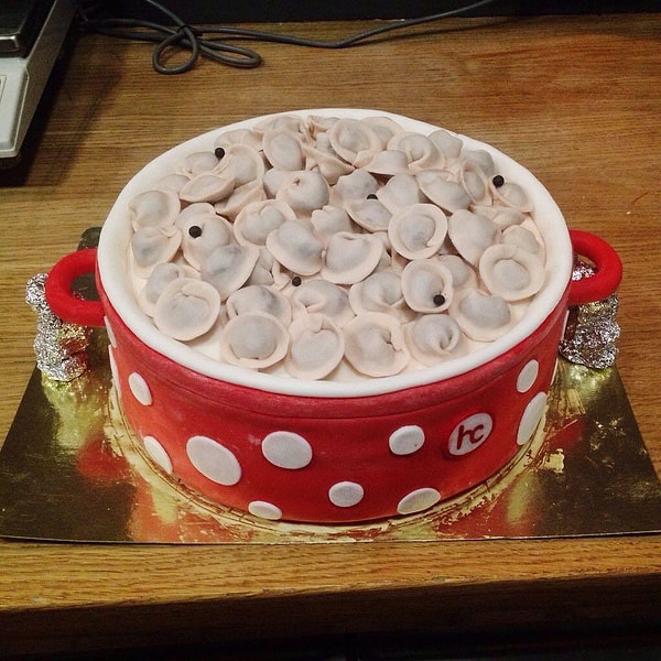 21. Это тот уникальный случай, когда можно есть вместе с кастрюлей