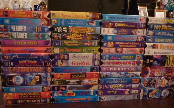 10. Вы все записывали на кассеты VHS по телевизору, а потом стирали и снова записывали