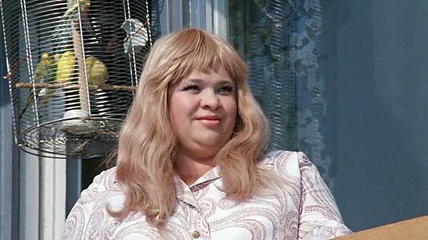 7. Теперь расскажите, как звали героиню Натальи Крачковской в фильме "Иван Васильевич меняет профессию"?