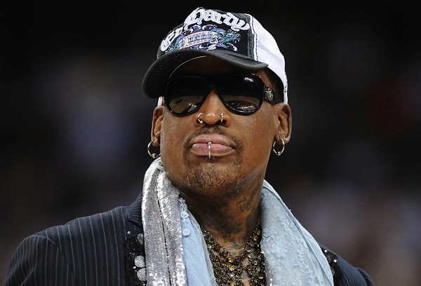 13. У Дэнниса Родмана 28 братьев и сестер