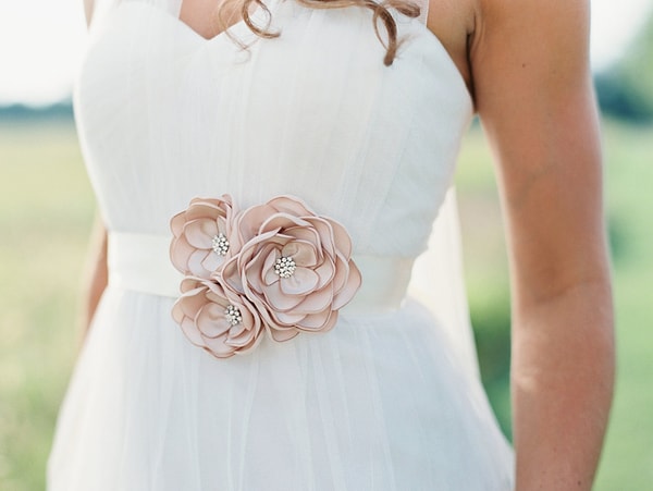 12. Подберите поясок к платью: