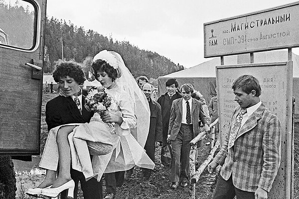 5. Сколько выходных по месту работы обычно предоставляли молодоженам «на свадьбу»?