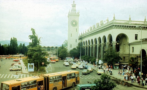 9. Один из самых прекрасных южных городов СССР...