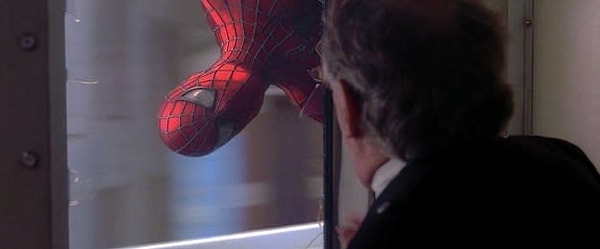 6. А Человека-паука на следующем фото сыграл...