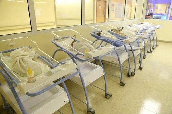 Adı verilmeyen 25 yaşındaki kadın, Irak'ın Diyali şehrinde Al-Batul Hospital'de doğum yaptı.
