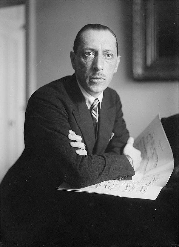 10. Igor Stravinsky ve baş aşağı durması