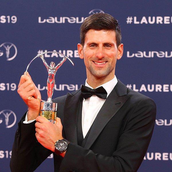 Yılın erkek sporcusu ödülünü, 2012, 2015 ve 2016'dan sonra bir kez daha Sırp tenisçi Novak Djokovic kazandı.