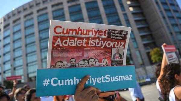 Cumhuriyet gazetesi yönetici ve yazarları hakkında yerel mahkemenin verdiği hapis cezaları, istinaf mahkemesi tarafından onadı.