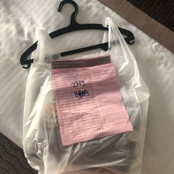 17. "Когда я ставил галочку "Вернуть одежду из прачечной на вешалке", это было не совсем то, что я ожидал".