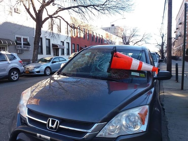 35. Или град из дорожных знаков!