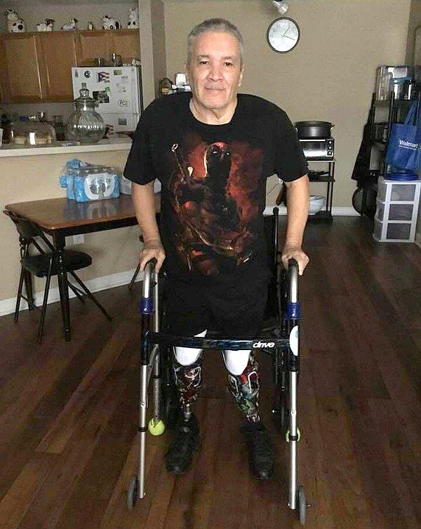 14. "Babam 2018 yılında iki bacağını da kaybetmesinin ardından 2019'da yeniden yürüyor."