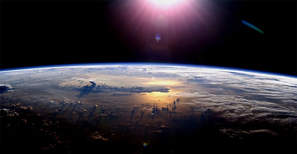 3. Какое из следующих утверждений о Земле является верным?