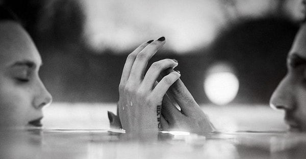 Вы выражаете свою любовь через прикосновения!