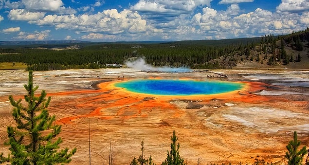 1872: Dünyanın ilk ulusal parkı olan Yellowstone Ulusal Parkı açıldı.