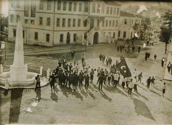 1918: Rize'nin Rus ve Ermeni işgalinden kurtuluşu.