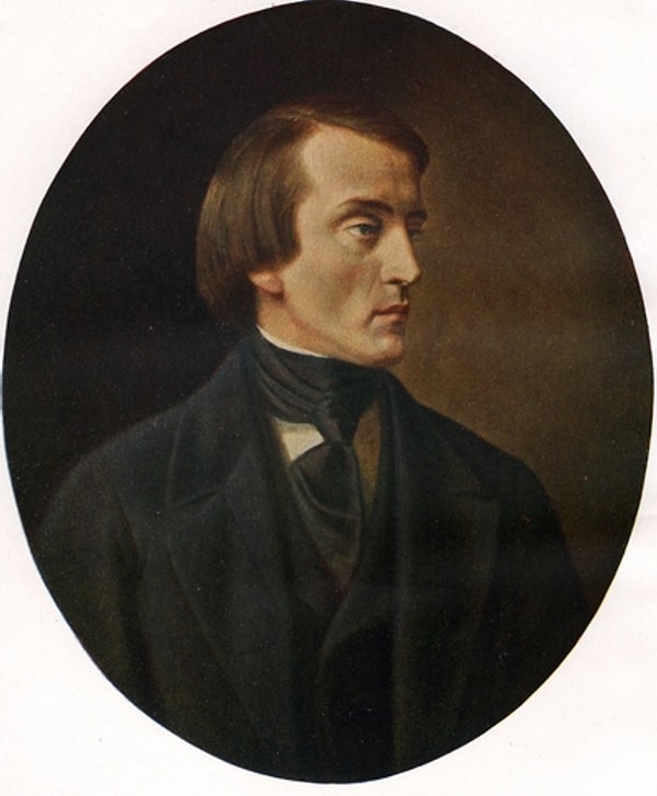 1. Белинский - самый влиятельный критик за всю историю русской литературы. Кому он вручил титул "глава русской литературы", отобрав его у Пушкина?