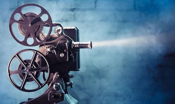 5. Как называют специалиста, который изучает киноискусство?