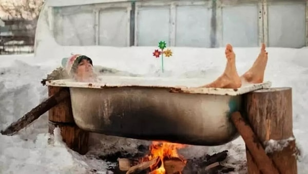 16. Когда опять прорвало трубу и отключили горячую воду