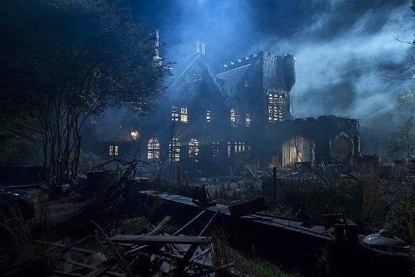 18. The Haunting of Hill House dizisinin ikinci sezon ismi, The Haunting of Bly Manor olacak. Dizinin ikinci sezonu, yeni hikaye ve yeni karakterlerden oluşacak.