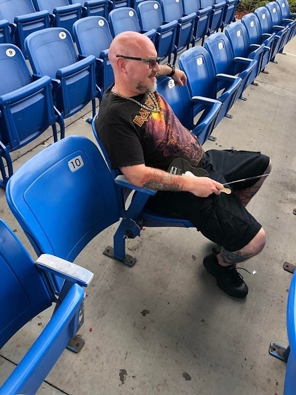 18. "Купил два билета. Другу придется постоять"