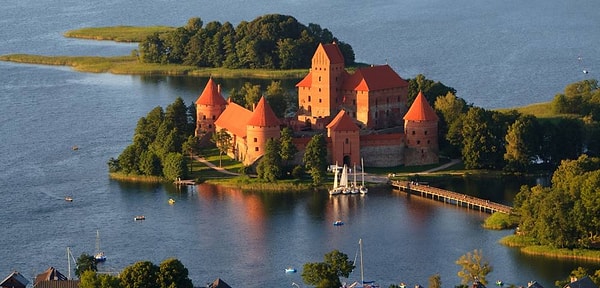 1. Назовите следующую страну в этой последовательности: Норвегия, Финляндия, Эстония, Латвия, ...