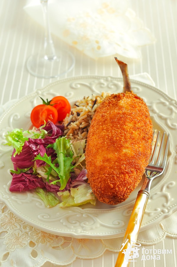 4. Что клали внутрь киевской котлеты?