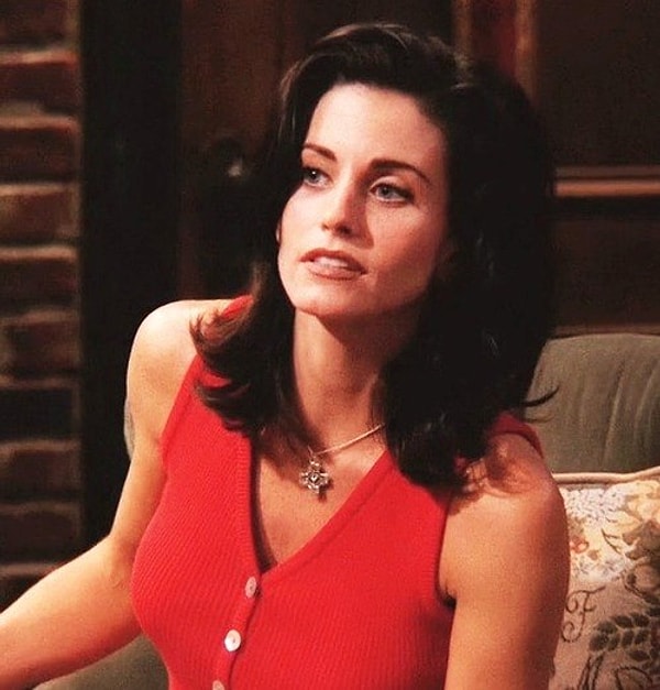 22. Кем по профессии была Моника?