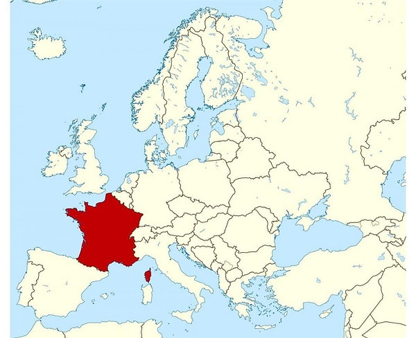 8. Какое из этих государств не граничит с Францией?