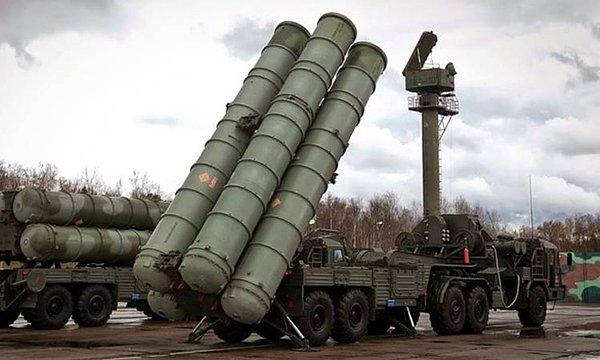 Peki maliyeti ne olacak? Savunma Sanayi Müsteşarlığı tarafından daha önce yapılan açıklamada Rusya'dan iki adet S-400 savunma sistemi alınacağı belirtilmişti.