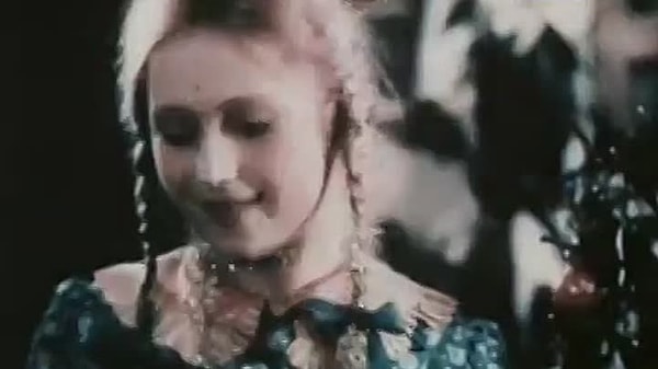 5. Первый цветной полнометражный художественный фильм в СССР - это...