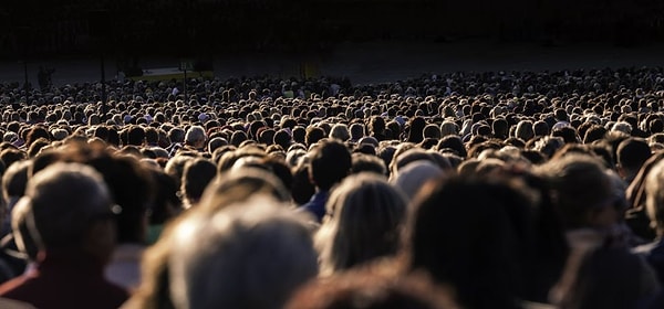 1. Назовите третью крупнейшую страну по численности населения: