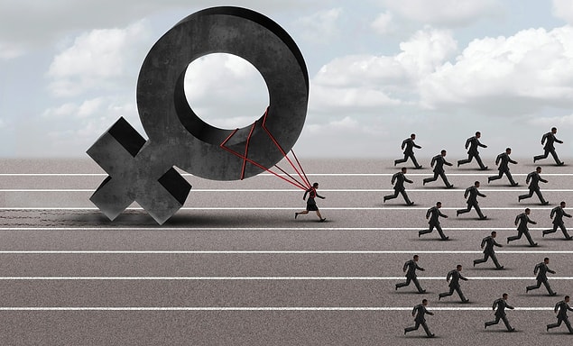 Yaşları büyüdükçe kız ve erkek çocuklar arasındaki bu uçurum artıyor. Yaşları 10-14 arasındaki kız çocukları, yaşıtlarına göre günde yüzde 50 oranda daha fazla ev işleri ile uğraşıyor.