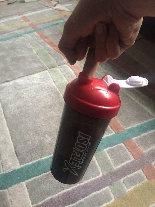 19. Ну вы поняли, из сегодняшних ребят выпить из стакана никто не сможет