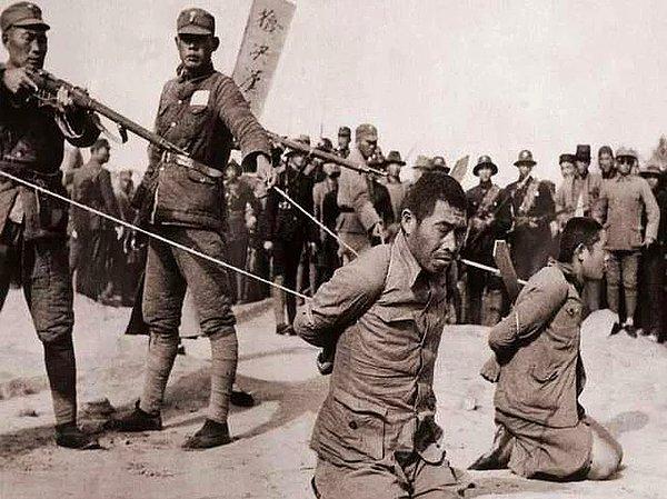 1928: 15 Mart Olayı başladı. Japon İmparatorluğu'nda çok sayıda komüniste tutuklama kararı çıkarıldı.