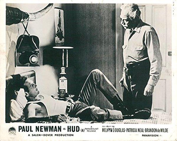 Jack Daniel’s’ın filmlerdeki serüveni 1963 yılındaki Oscar ödüllü film ”Hud” ile başladı. Dönemin genç aktörü Paul Newman, rol aldığı filmde Hud karakterini canlandırmaktadır ve filmin en dramatik ve dokunaklı sahnelerinde Jack Daniel’s’ı görürüz.