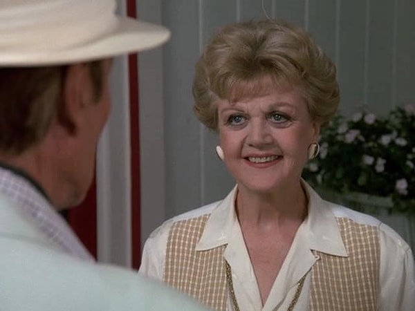 1. Закончите название известного сериала нулевых "Она написала..."?