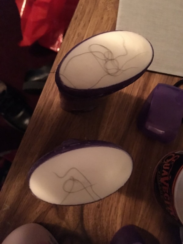 14. Вот как большинство мужчин использует дезодоранты...