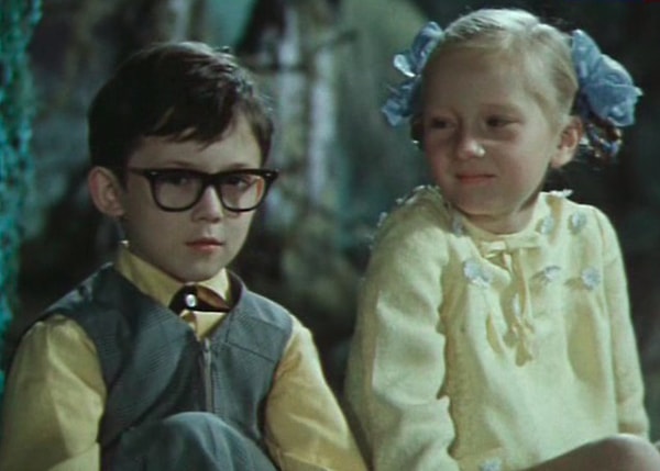 10. Кого хотели найти герои фильма «Новогодние приключения Маши и Вити»?