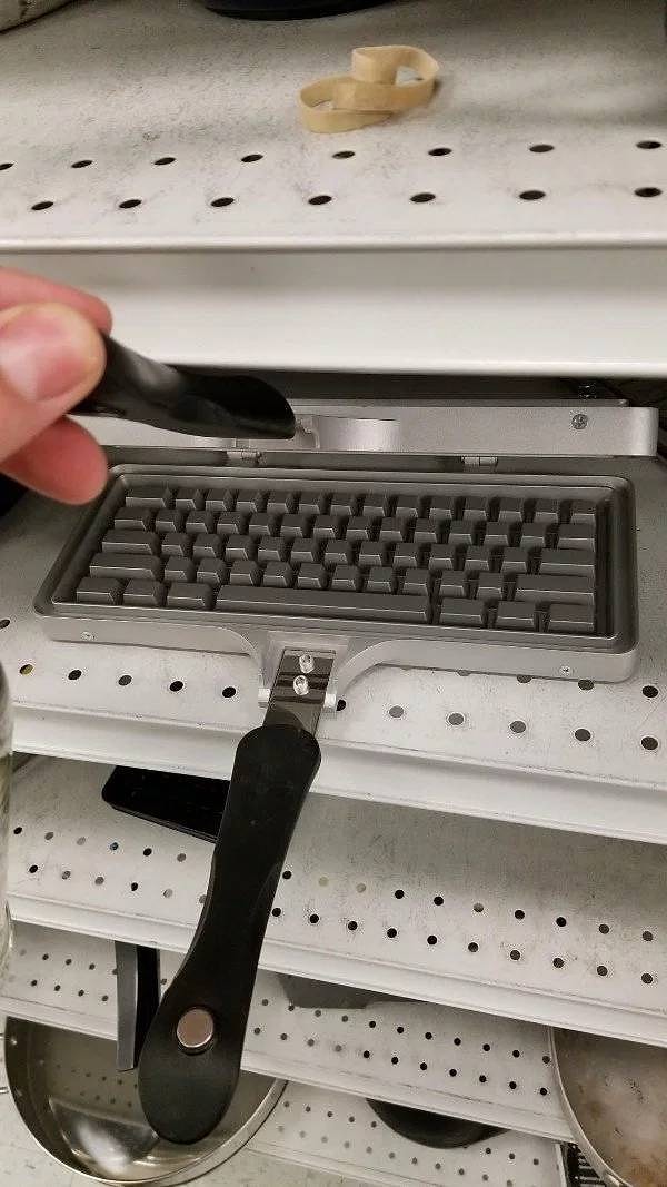 18. Есть желающие отведать вафли в виде клавиатуры? :)