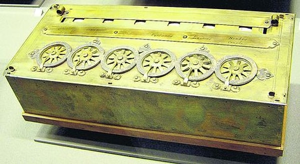 6. Тема "Математика". Какой французский ученый в 1642 году создал "арифметическую машину", которая умела вычитать и складывать?