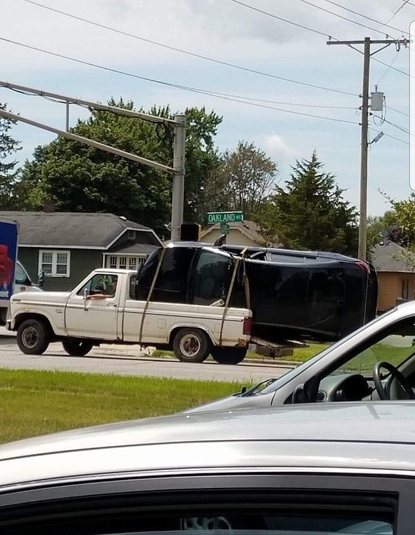 10. Эвакуатор заказывали?