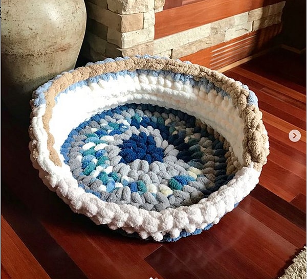 15. Оцените еще несколько самых очаровательных работ Джоны и убедитесь, что у этого ребенка золотые руки! *На фото - уютная лежанка для собаки.