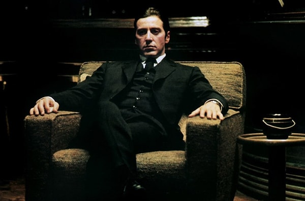 8. Кого сыграл Аль Пачино в "Крестном отце"?