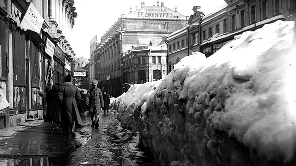 5. В какой город переехала столица России весной 1918 года?